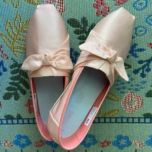 *NWOT* TOMS Slip-on Grosgrain Bow Women's Classics Blush Pink Shoes 7.5